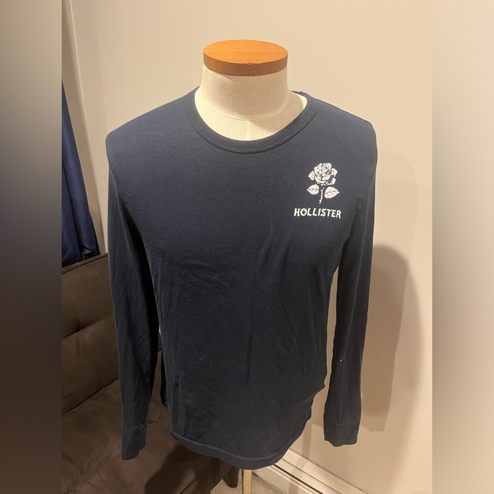 Hollister Long Sleeve Shirt. Size: Medium
